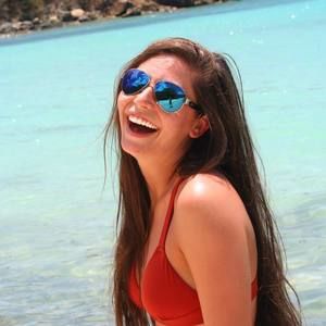 Meet your Posher, Caroline